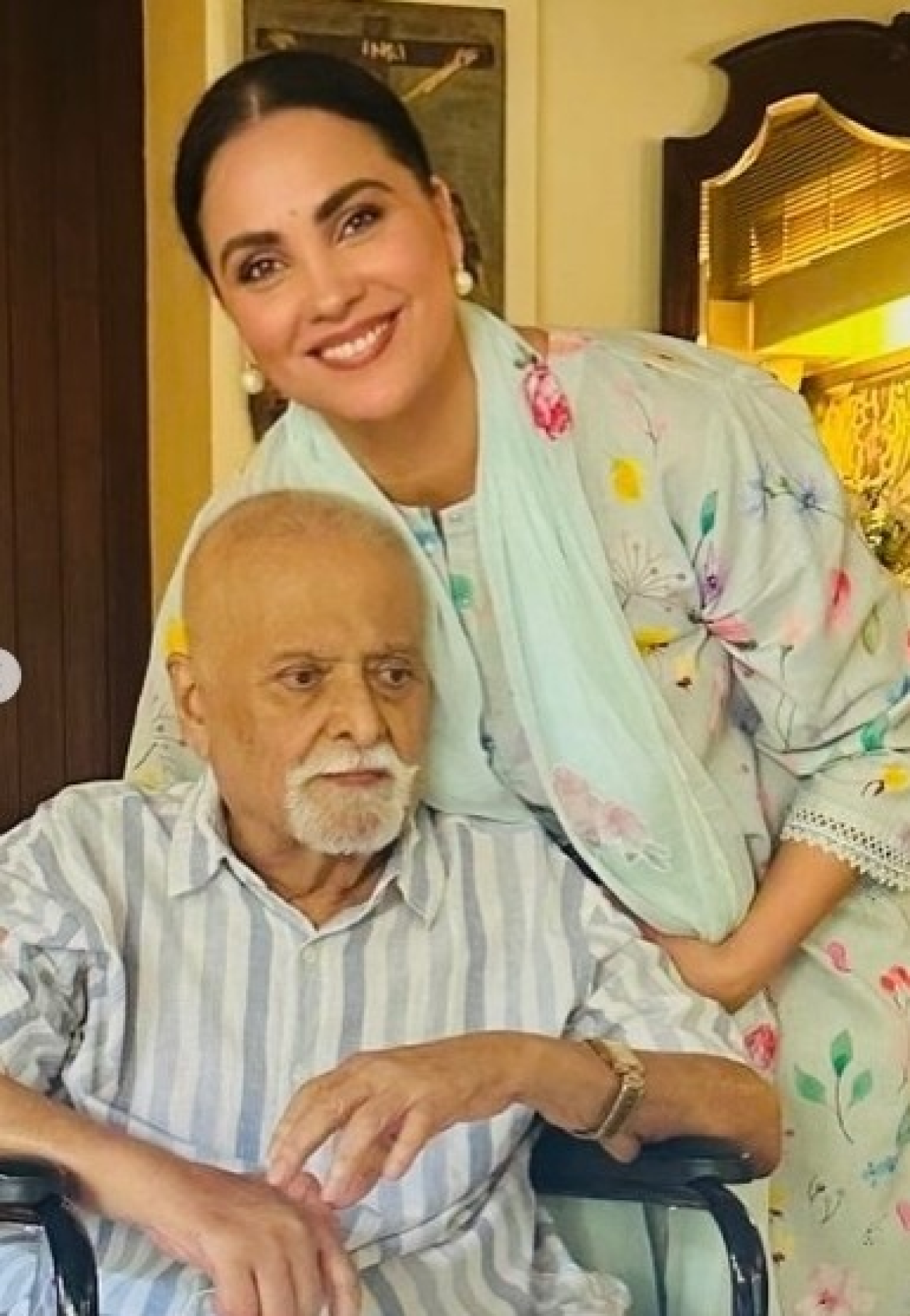 लारा दत्ता ने वडिलांच्या पहिल्या जयंतीसाठी भावपूर्ण श्रद्धांजली अर्पित केली