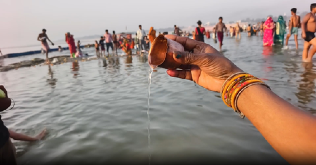 वट सावित्री व्रत आणि शनि अमावस्या: श्रद्धालूंची मोठी गर्दी