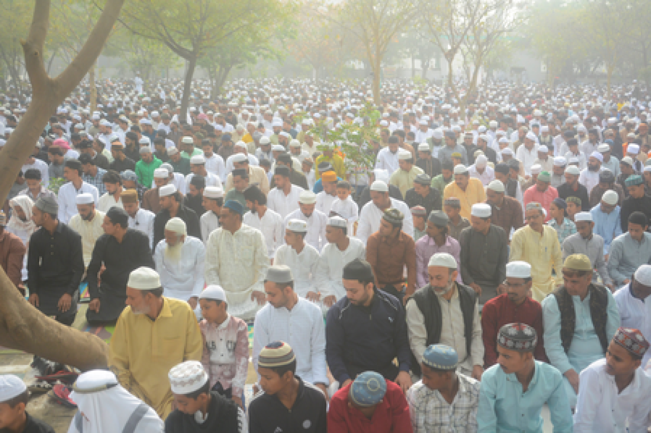 विवादित स्थळांवर नमाज वाचन्यास मनाई: मुस्लिम समुदायाचे स्वागत
