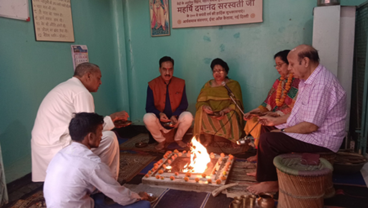 विश्व यज्ञ दिवस: आर्यसमाज मंदिरात वैदिक यज्ञाचे आयोजन