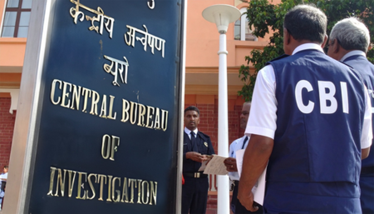 सीबीआयने पंजाब विजिलेंस ब्यूरोवर छापा, २५ लाखांची रिश्वत घेताना बिचौलिया अटकेत