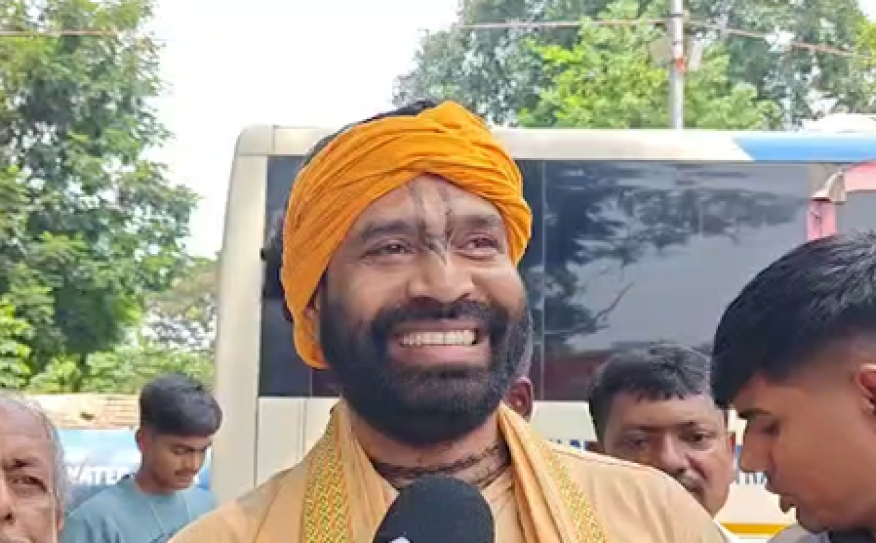 हिरण्मय महाराजांचा इमाम-पुरोहित भत्ता बंद करण्याच्या निर्णयाला समर्थन