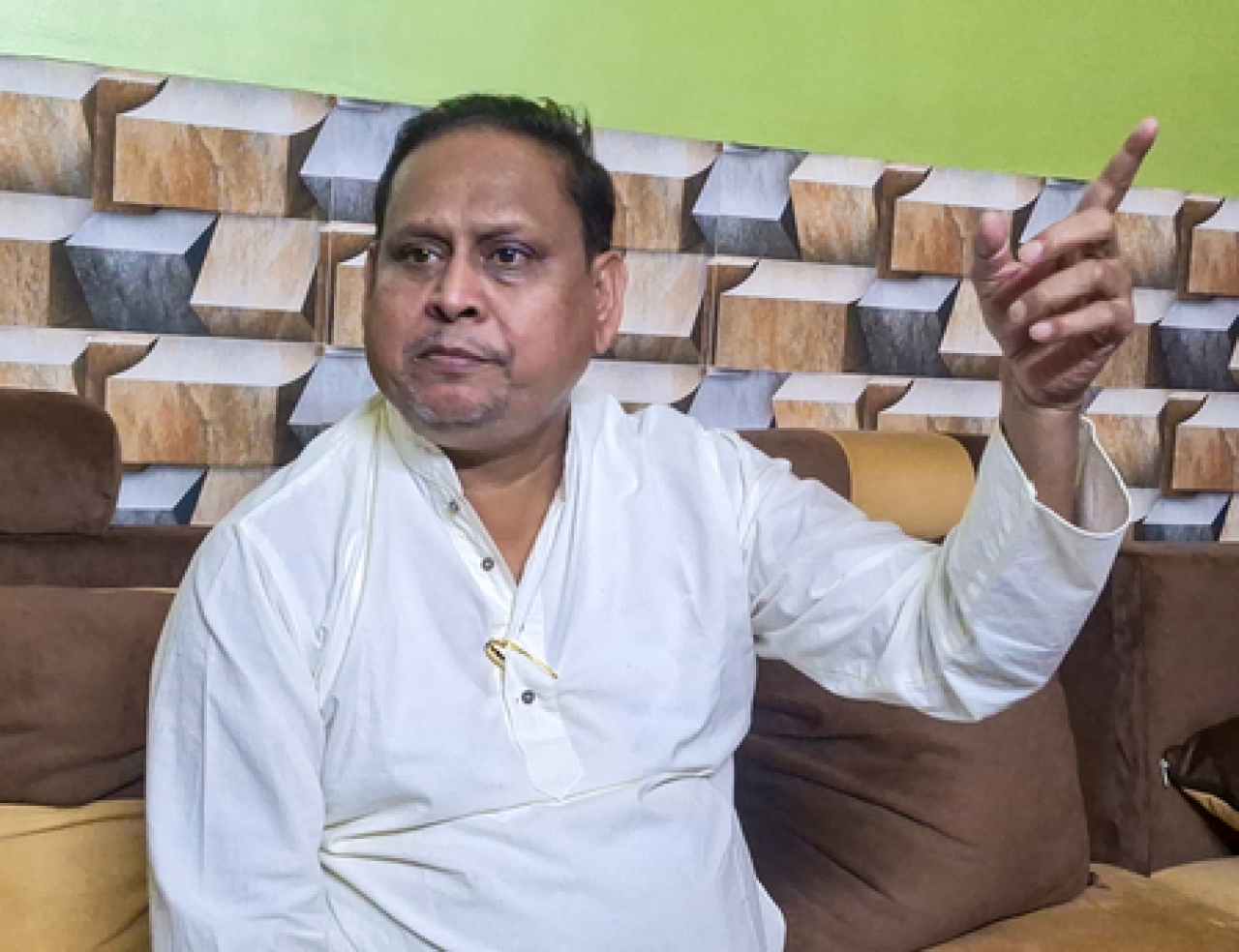हुमायूं कबीर यांनी सुवेंदु अधिकारीच्या निर्णयांचे केले समर्थन