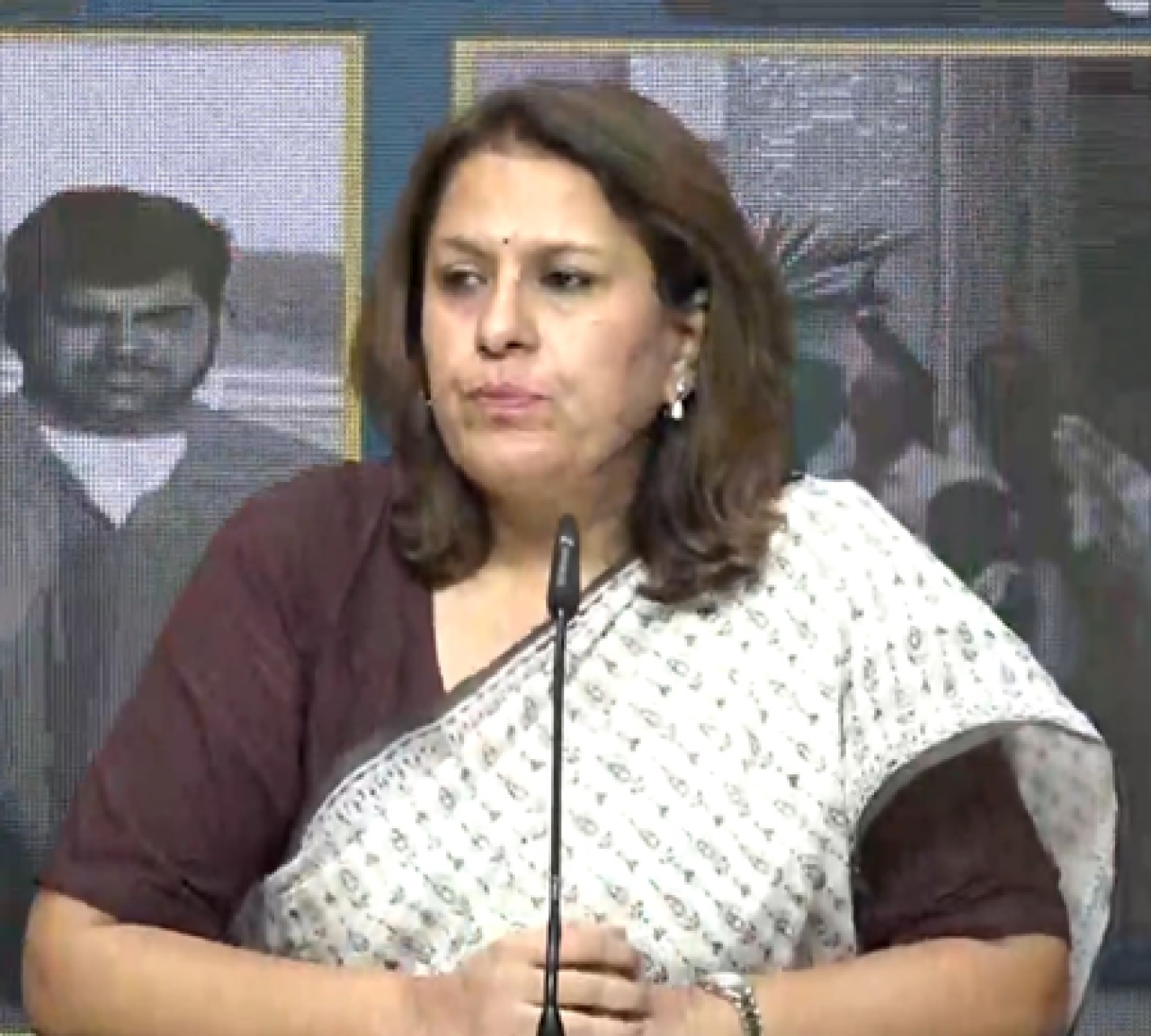 अमेरिका-ईरान शांति समझौतेवर सुप्रिया श्रीनेत यांचा तीव्र आरोप