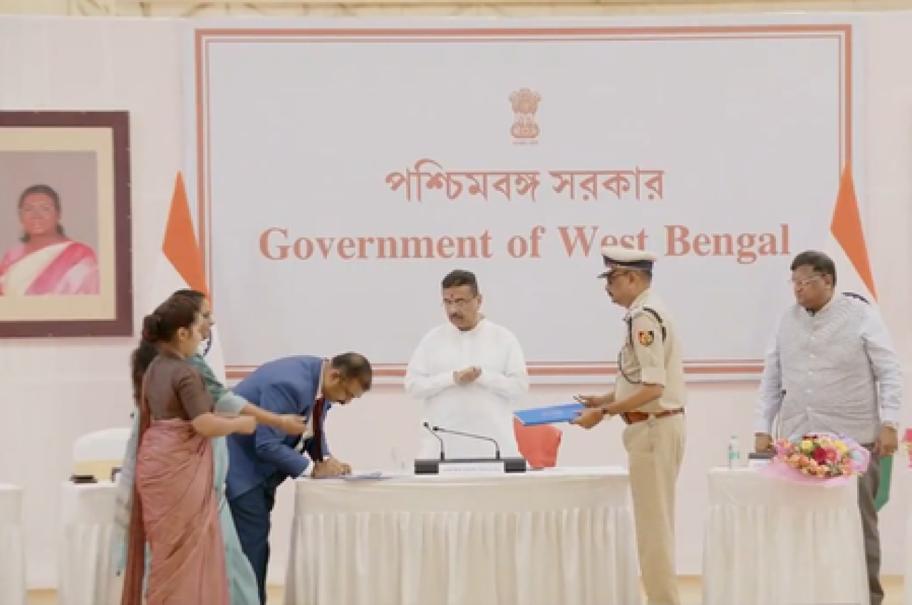 पश्चिम बंगाल पोलिसीचे आधुनिकरणासाठी राष्ट्रीय संरक्षण विद्यापीठासोबत करार