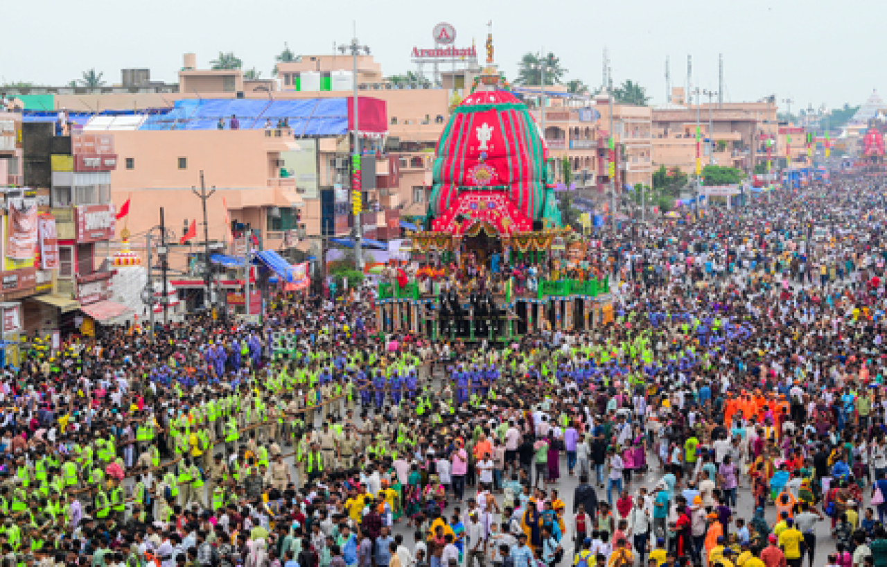 पुरी रथ यात्रा दरम्यान मोठी गर्दी, डीजीपींची सूचना पुरी रथ यात्रा दरम्यान मोठी गर्दी, डीजीपींची सूचना