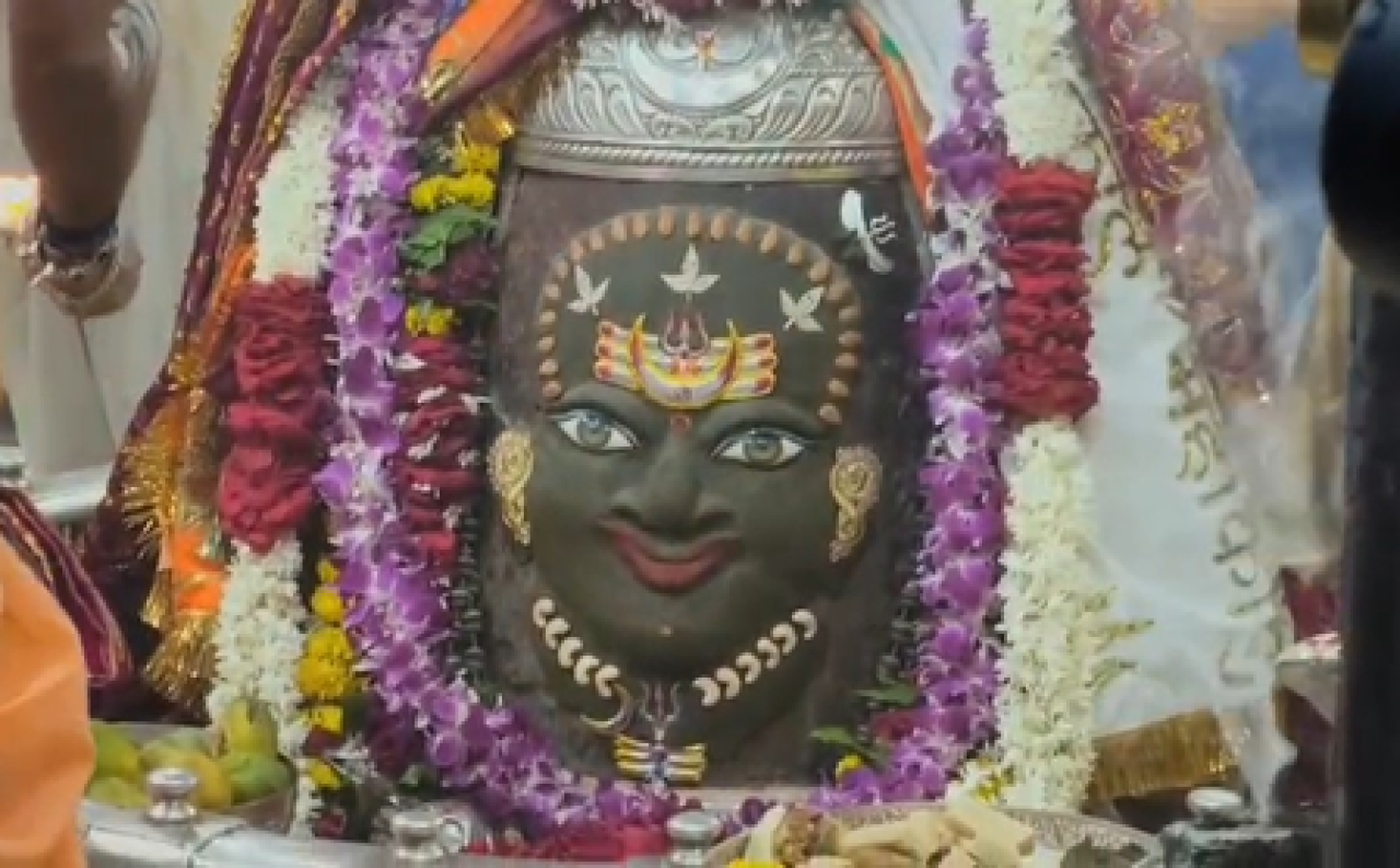 भौमवती अमावस्या पर भांग से सजले बाबा महाकाल, भक्तांना दिला दिव्य दर्शन