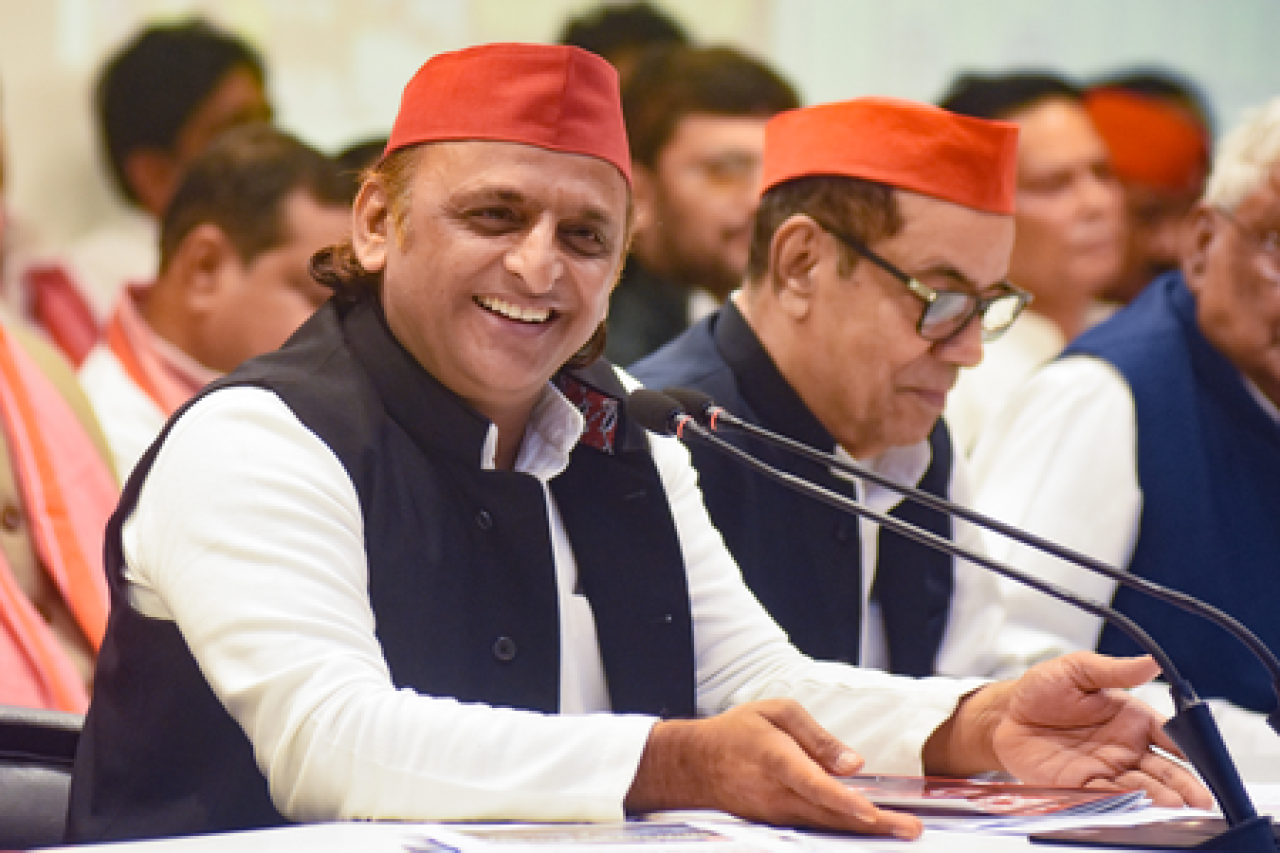 मुख्यमंत्री योगी आदित्यनाथ आणि इतर नेत्यांनी अखिलेश यादव यांना जन्मदिनाच्या शुभेच्छा दिल्या