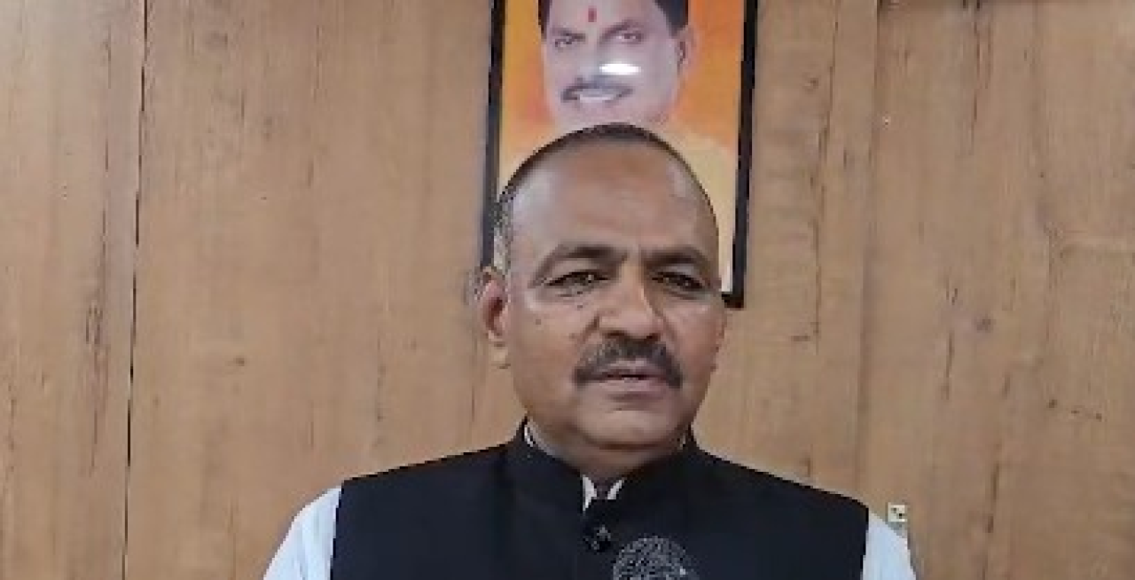 वक्फ संपत्तियों से माफियाओं का कब्जा हटेगा, आय गरीब मुस्लिमों पर होगी खर्च: सांवर पटेल वक्फ संपत्तियों से माफियाओं का कब्जा हटेगा, आय गरीब मुस्लिमों पर होगी खर्च: सांवर पटेल
