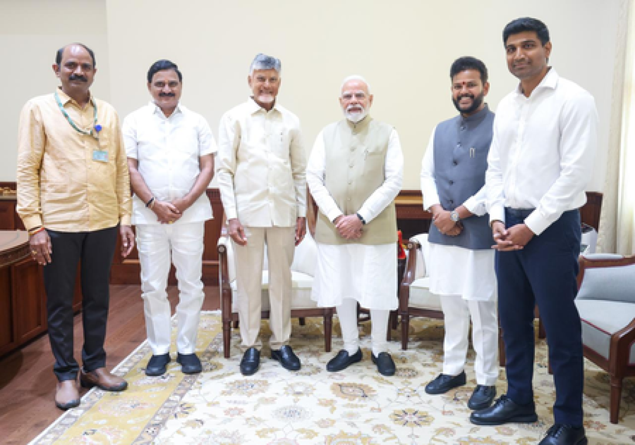 सीएम चंद्रबाबू नायडूंची पीएम मोदीशी भोगापुरम हवाईअड्ड्याच्या उद्घाटनासाठी भेट