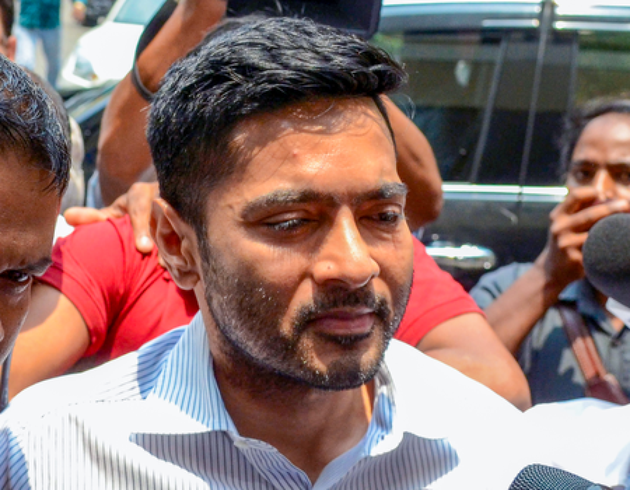 अभिषेक बनर्जी यांना सर्वोच्च न्यायालयाकडून मोठा दिलासा, उपचारासाठी विदेशात जाण्याची सशर्त परवानगी अभिषेक बनर्जी यांना सर्वोच्च न्यायालयाकडून मोठा दिलासा, उपचारासाठी विदेशात जाण्याची सशर्त परवानगी