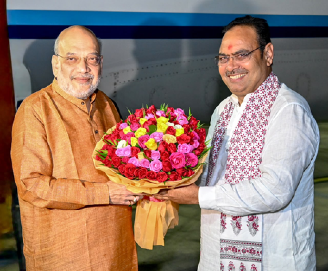 अमित शाह उदयपुरमध्ये, मुख्यमंत्री भजनलाल शर्मा यांनी केला स्वागत; चित्तौड़गढ़साठी विकासाची घोषणा अमित शाह उदयपुरमध्ये, मुख्यमंत्री भजनलाल शर्मा यांनी केला स्वागत; चित्तौड़गढ़साठी विकासाची घोषणा