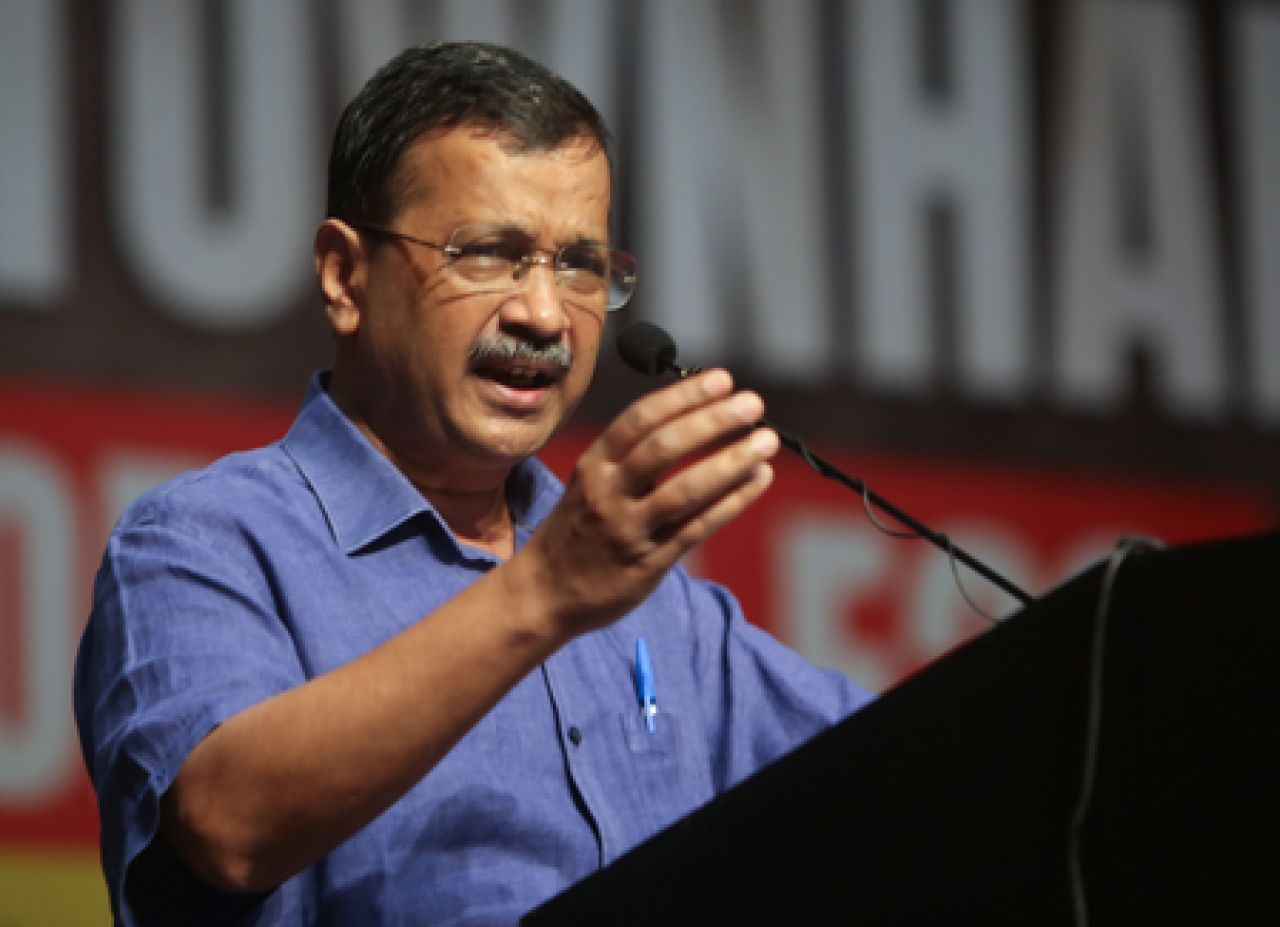 केजरीवालांनी ई20 धोरणावर प्रश्न उपस्थित केले, पेट्रोल-डीजलच्या गाड्या खरेदी करण्यास टाळा केजरीवालांनी ई20 धोरणावर प्रश्न उपस्थित केले, पेट्रोल-डीजलच्या गाड्या खरेदी करण्यास टाळा