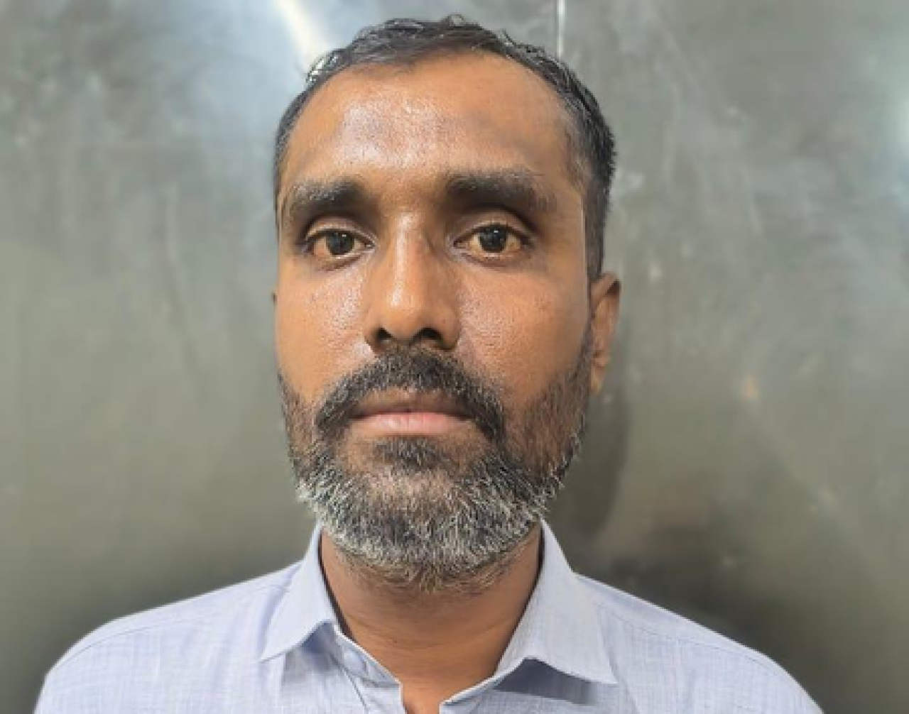 गुजरात: रिश्वत घेताना पकडलेला पोलीस कर्मचारी, दारूच्या दुकानासाठी करत होता दबाव