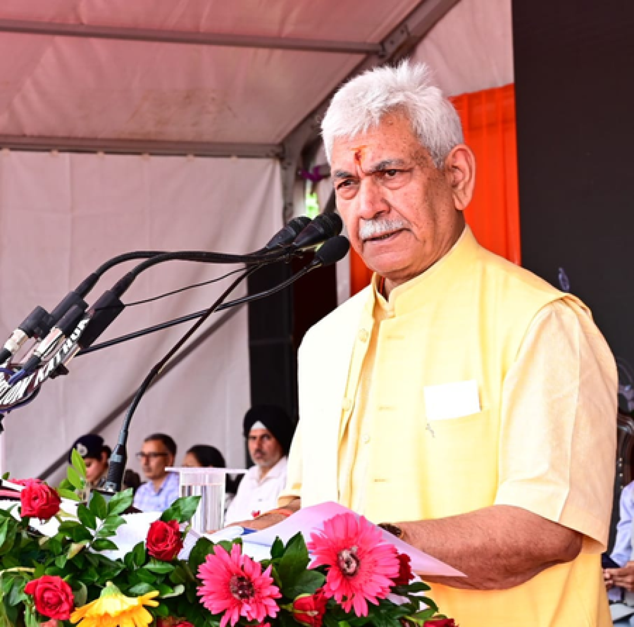 जम्मू-कश्मीरच्या सीमावर्ती गावांचा विकास पीएम मोदींच्या नेतृत्वात: मनोज सिन्हा