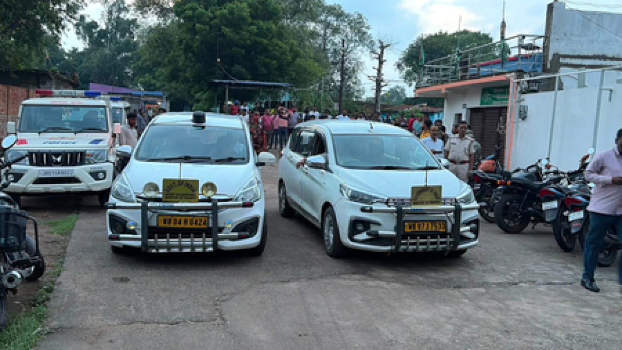 झारखंड: कोयला घोटाल्यातील ईडीची कारवाई, एलबी सिंहच्या पत्नीसह पाच जणांना समन झारखंड: कोयला घोटाल्यातील ईडीची कारवाई, एलबी सिंहच्या पत्नीसह पाच जणांना समन