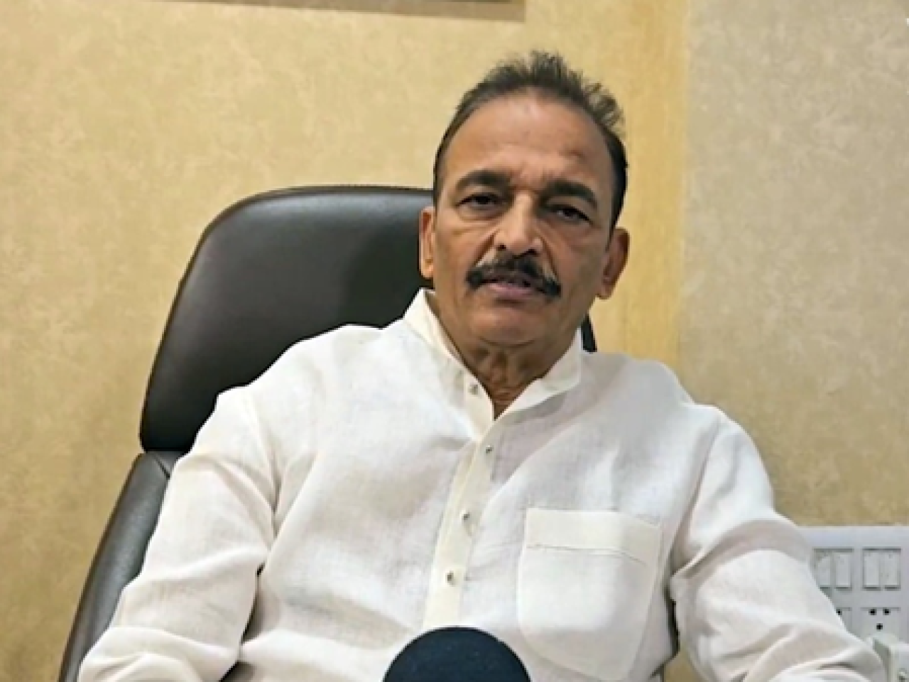 डीवाई पाटिल यांचे निधन: देशासाठी मोठा धक्का, भाई जगताप यांची प्रतिक्रिया डीवाई पाटिल यांचे निधन: देशासाठी मोठा धक्का, भाई जगताप यांची प्रतिक्रिया