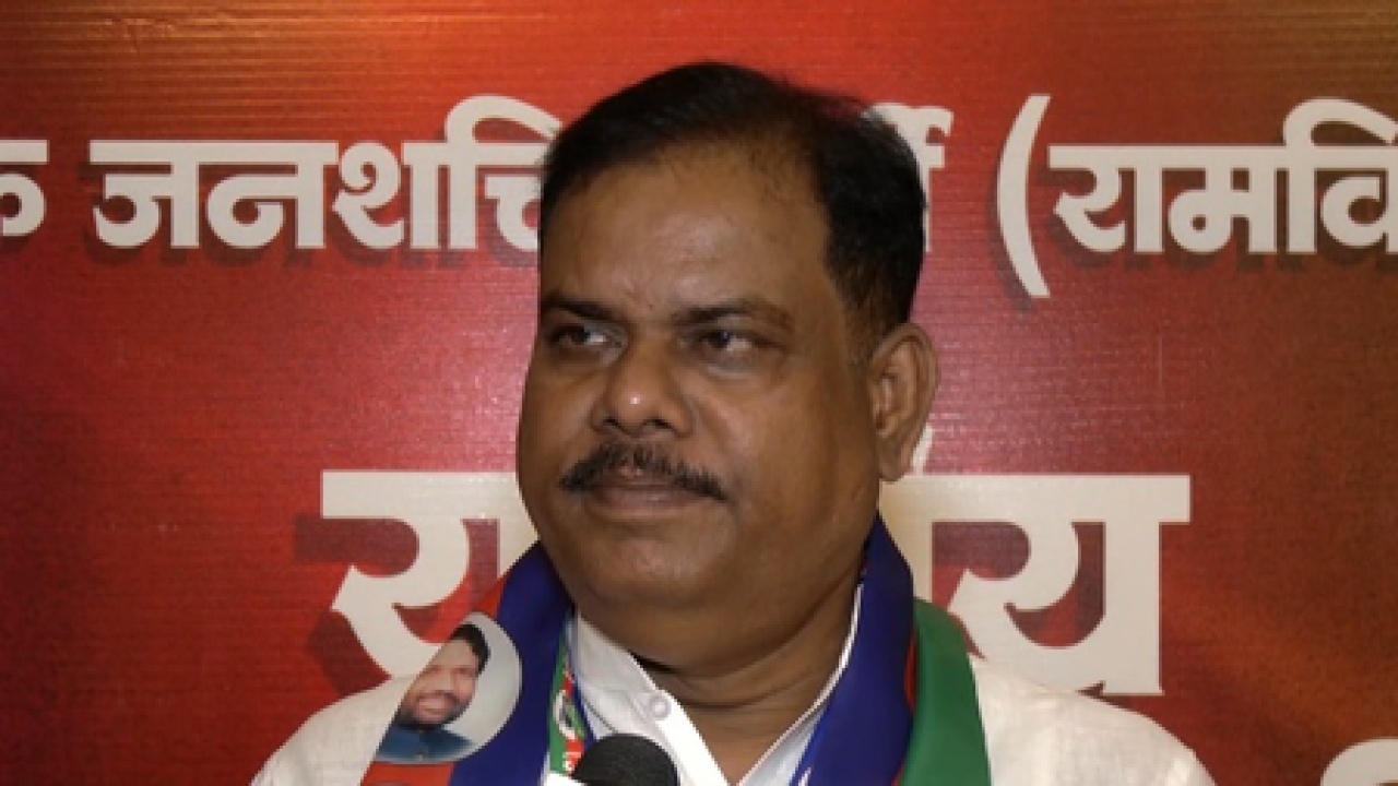 दिल्लीमध्ये लोजपा (रामविलास) ची राष्ट्रीय कार्यकारिणी बैठक, आगामी निवडणुकांवर चर्चा दिल्लीमध्ये लोजपा (रामविलास) ची राष्ट्रीय कार्यकारिणी बैठक, आगामी निवडणुकांवर चर्चा