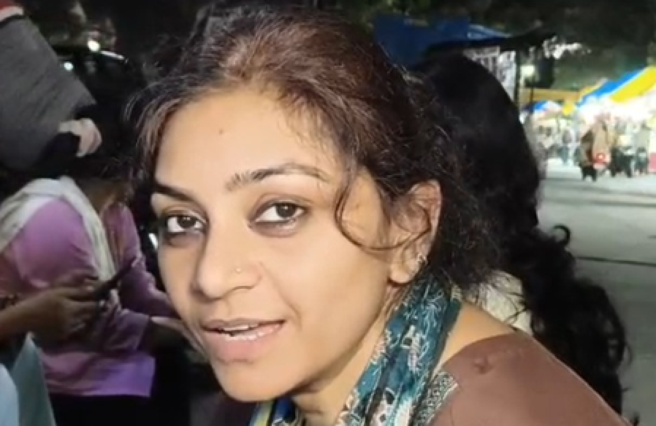 रक्षाबंधनाच्या निमित्ताने प्रयागराजच्या बाजारात वाढलेली रौनक, राखी आणि मेहंदीची खरेदी