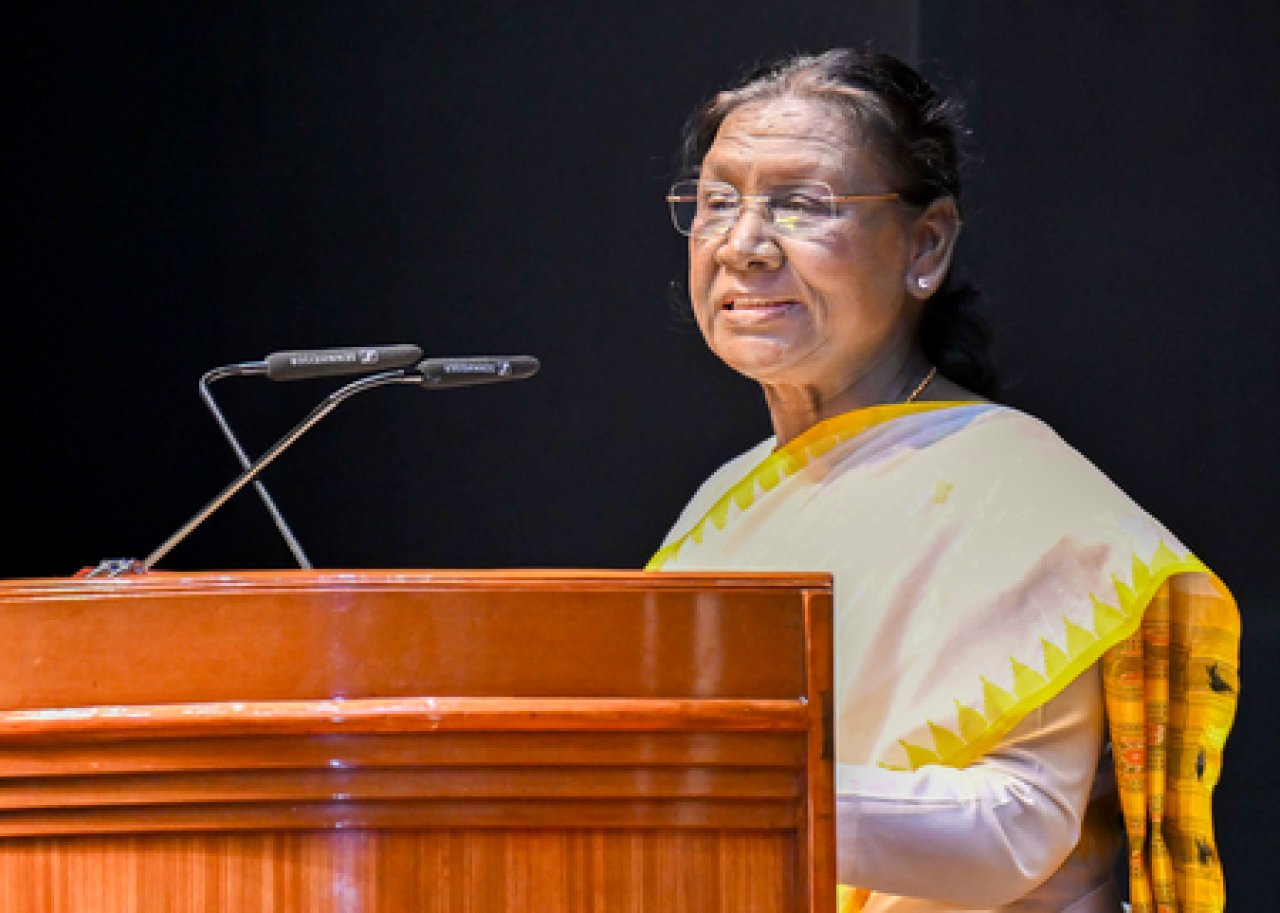 राष्ट्रपति द्रौपदी मुर्मु ने स्वर्ण पदक विजेत्या अस्मिता डे आणि हर्ष सिंह यांना दिली बधाई