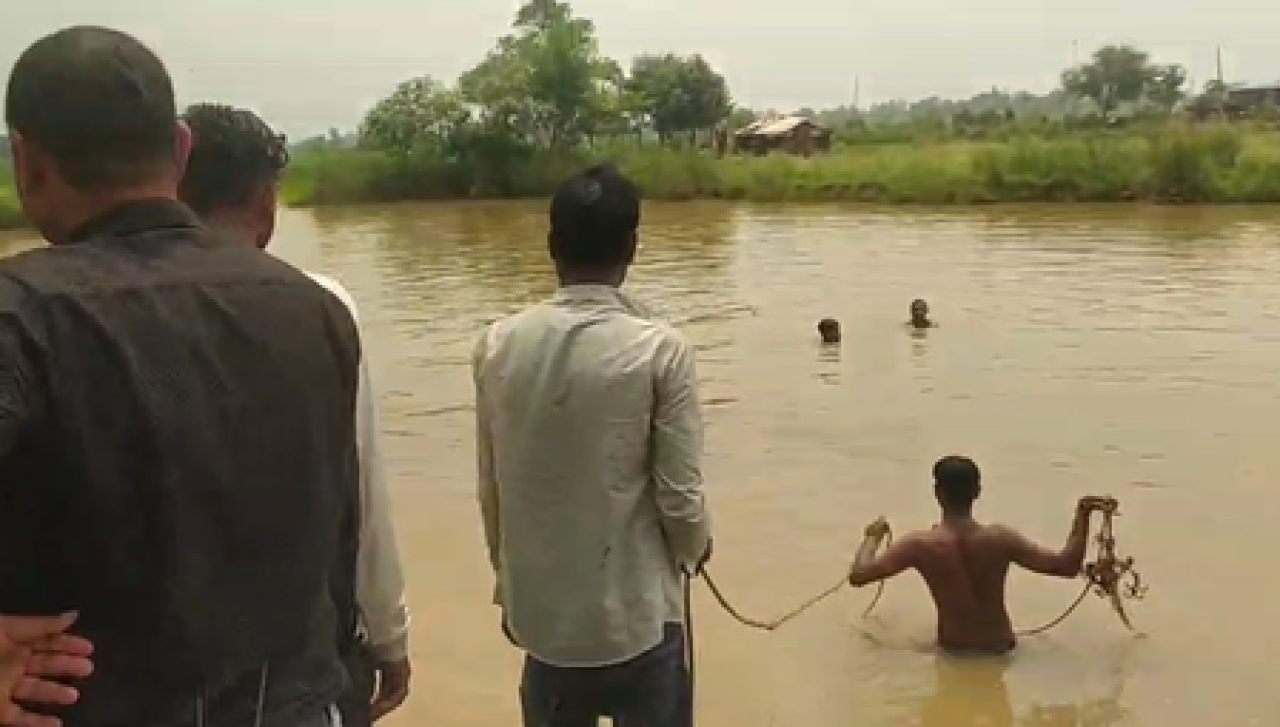 स्वतंत्रता दिवस पर मातम: गढ़ में खदान में डूबने से दोन मासूमांचा मृत्यू स्वतंत्रता दिवस पर मातम: गढ़ में खदान में डूबने से दोन मासूमांचा मृत्यू