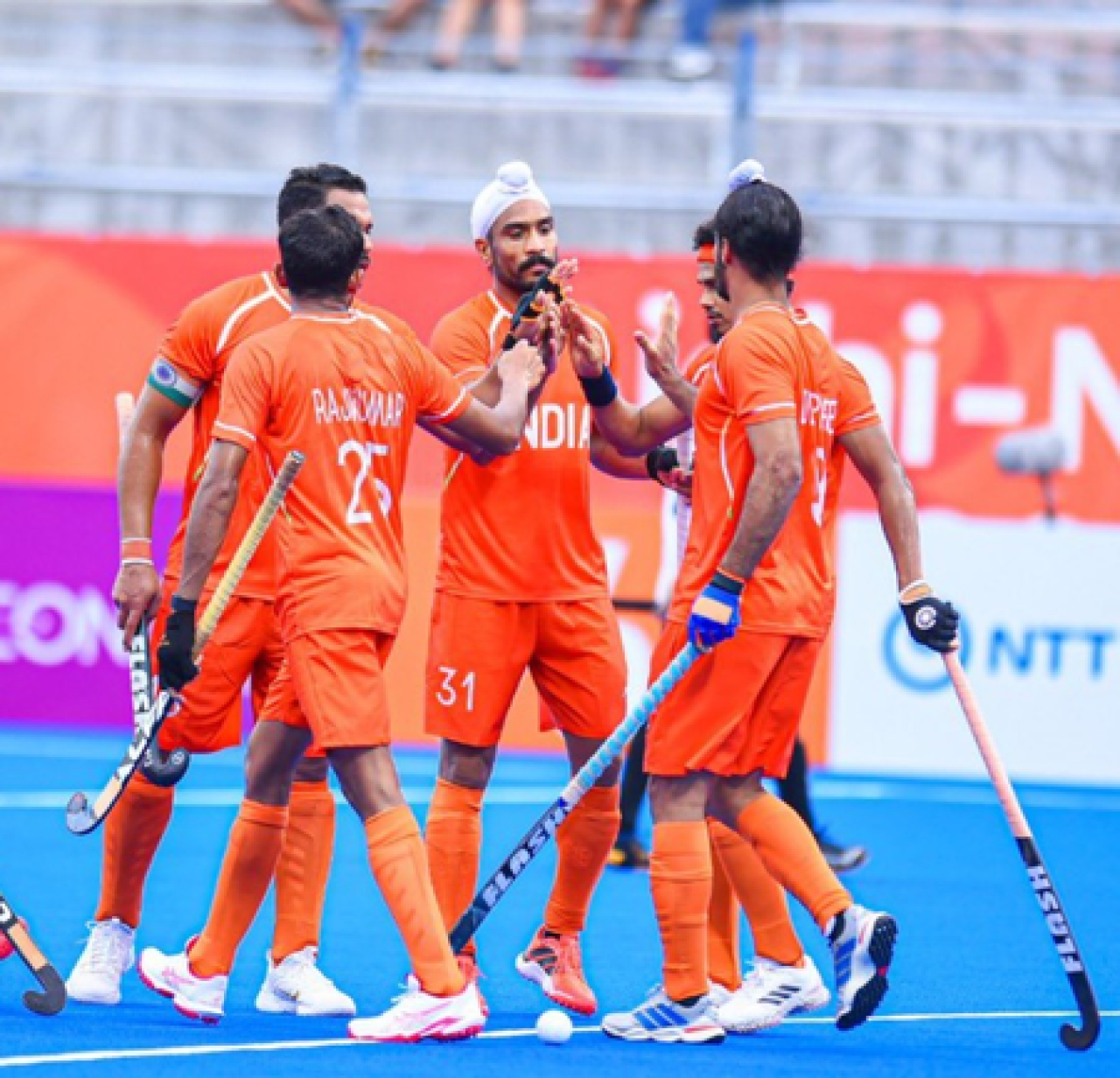 एशियन गेम्स: भारतीय पुरुष हॉकी टीमने इंडोनेशियाला 13-1 ने हरवले, दिलप्रीत सिंहने केले 4 गोल एशियन गेम्स: भारतीय पुरुष हॉकी टीमने इंडोनेशियाला 13-1 ने हरवले, दिलप्रीत सिंहने केले 4 गोल