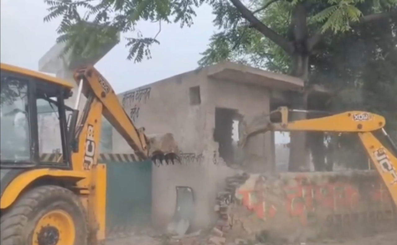 कानपूरमध्ये सरकारी जमिनीवरील अतिक्रमणावर केडीएची कारवाई, बाउंड्री वॉल आणि इतर बांधकामे ध्वस्त