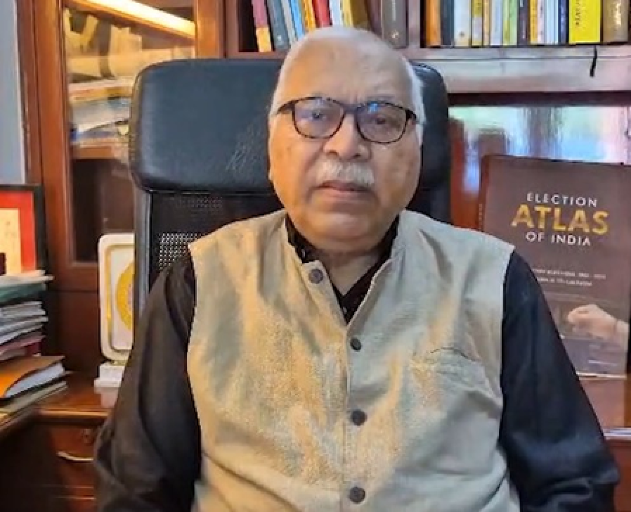चुनाव आयोग में संवाद आणि बैठका महत्त्वाच्या