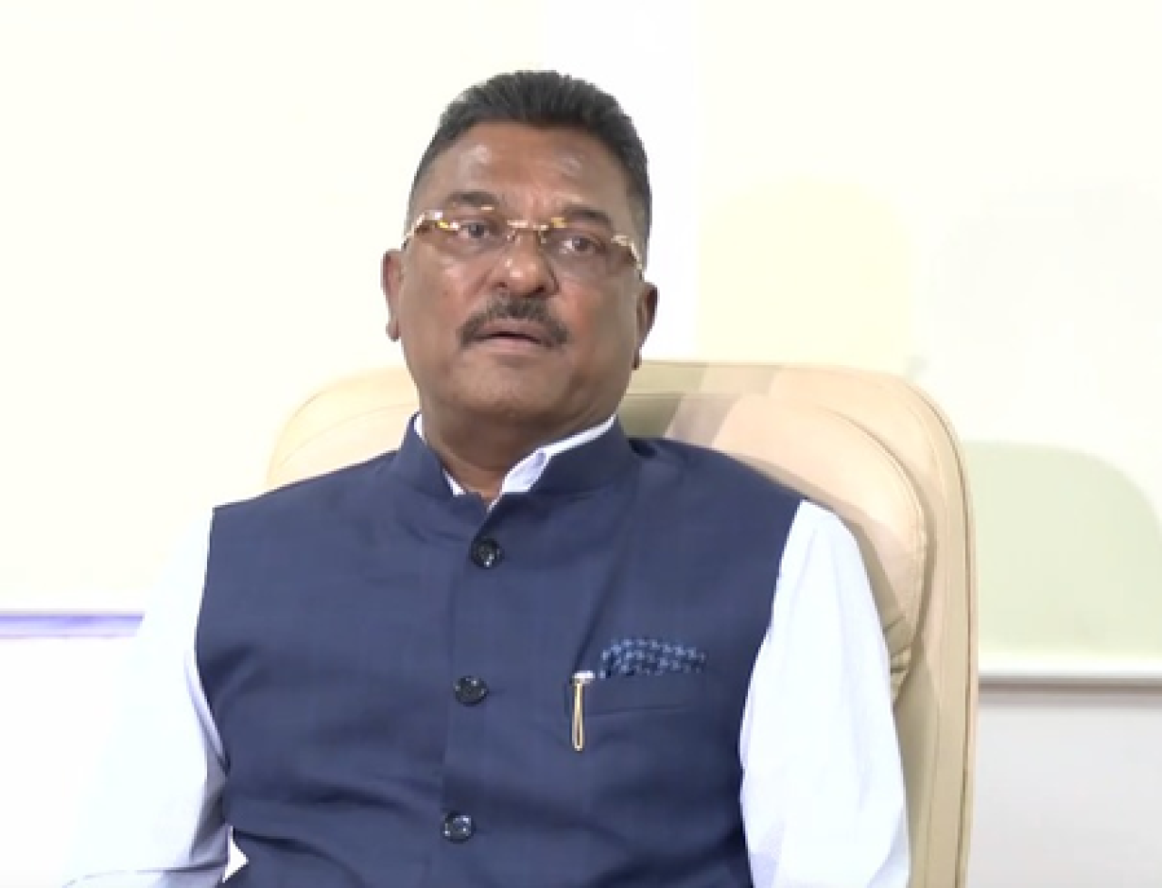 प्रताप सरनाईक: यूबीटी के कई विधायक हमारे संपर्क में हैं, मैं विलेन बनकर खुश हूं