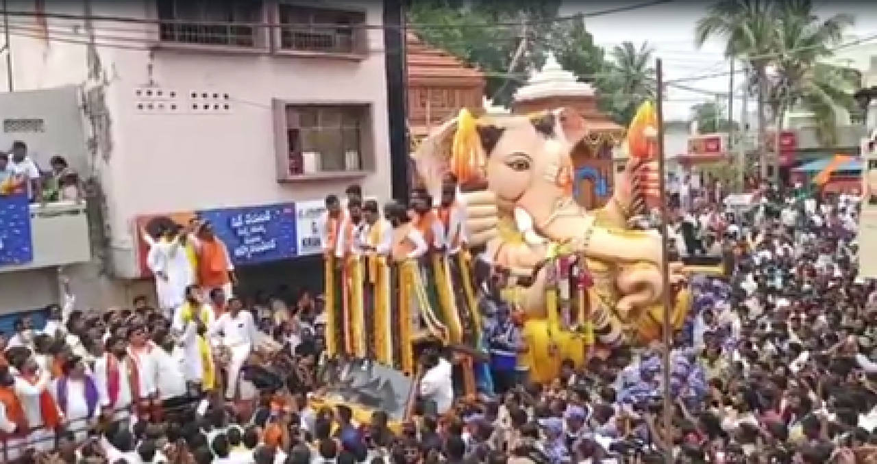 बालापुर गणेश लड्डूने नीलामीत 39 लाखांचा विक्रम केला