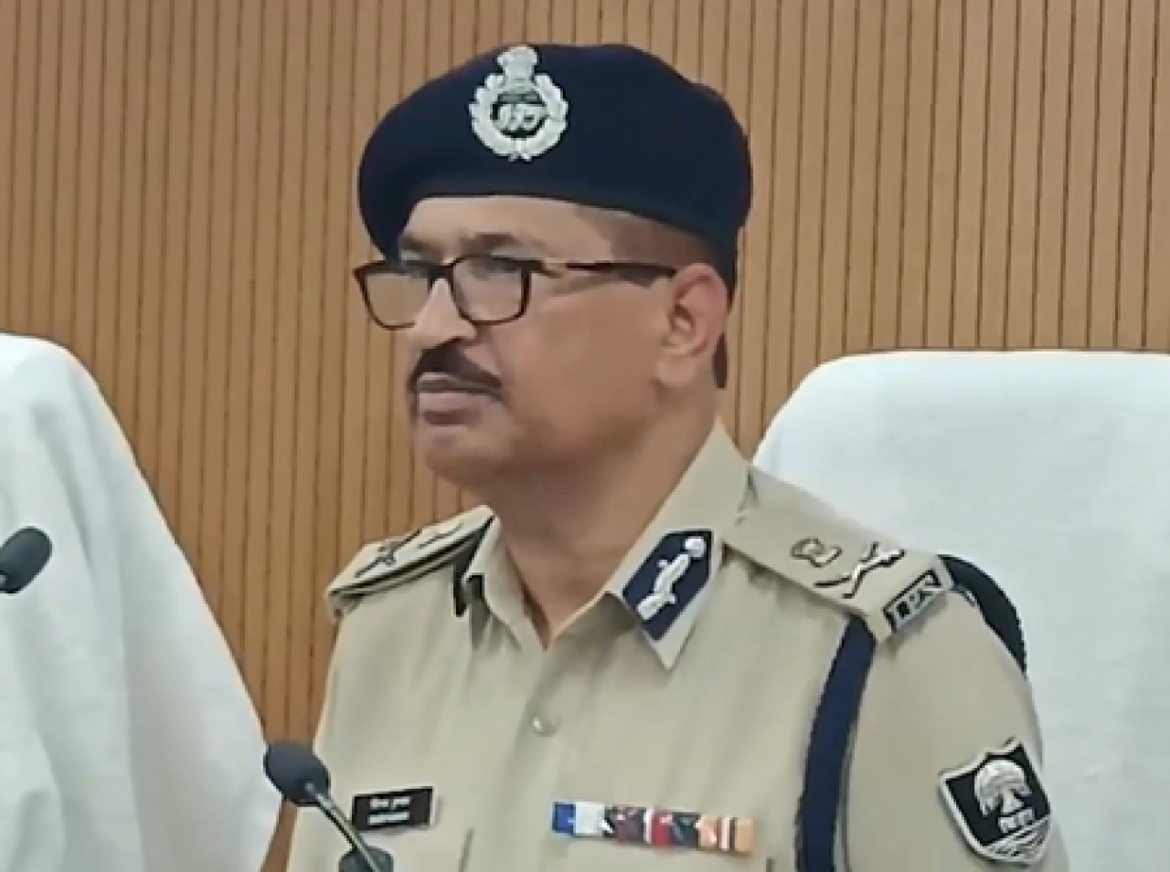 बिहारचे डीजीपी विनय कुमार यांनी घेतली वीआरएस, सरकारने दिली मंजुरी बिहारचे डीजीपी विनय कुमार यांनी घेतली वीआरएस, सरकारने दिली मंजुरी