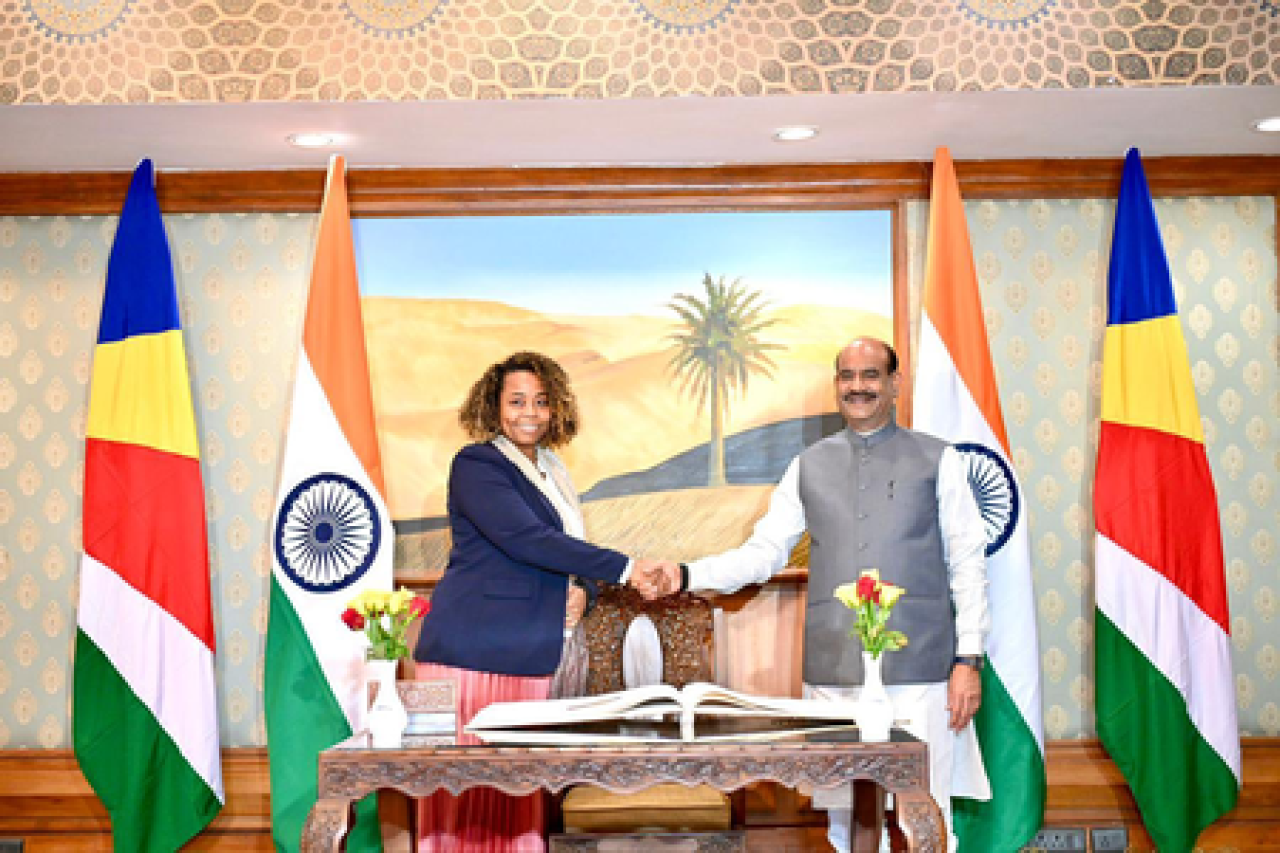 भारत आणि सेशेल्स संसदीय आदान-प्रदान मजबूत करण्यावर लक्ष केंद्रित करीत आहेत भारत आणि सेशेल्स संसदीय आदान-प्रदान मजबूत करण्यावर लक्ष केंद्रित करीत आहेत