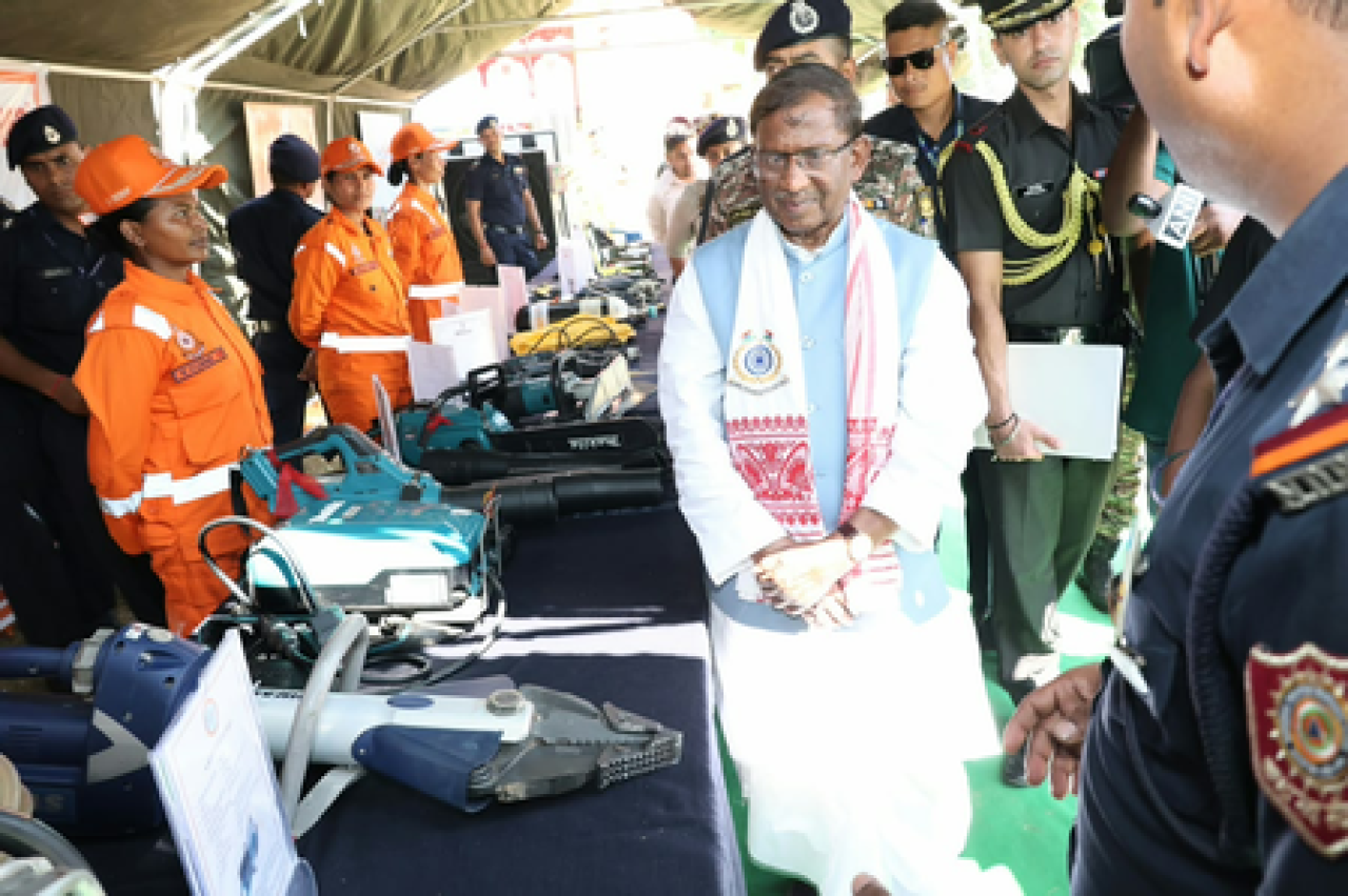 असमच्या राज्यपालांनी आपदा व्यवस्थापनावर दिला जोर, तयारी आणि समन्वय आवश्यक असमच्या राज्यपालांनी आपदा व्यवस्थापनावर दिला जोर, तयारी आणि समन्वय आवश्यक