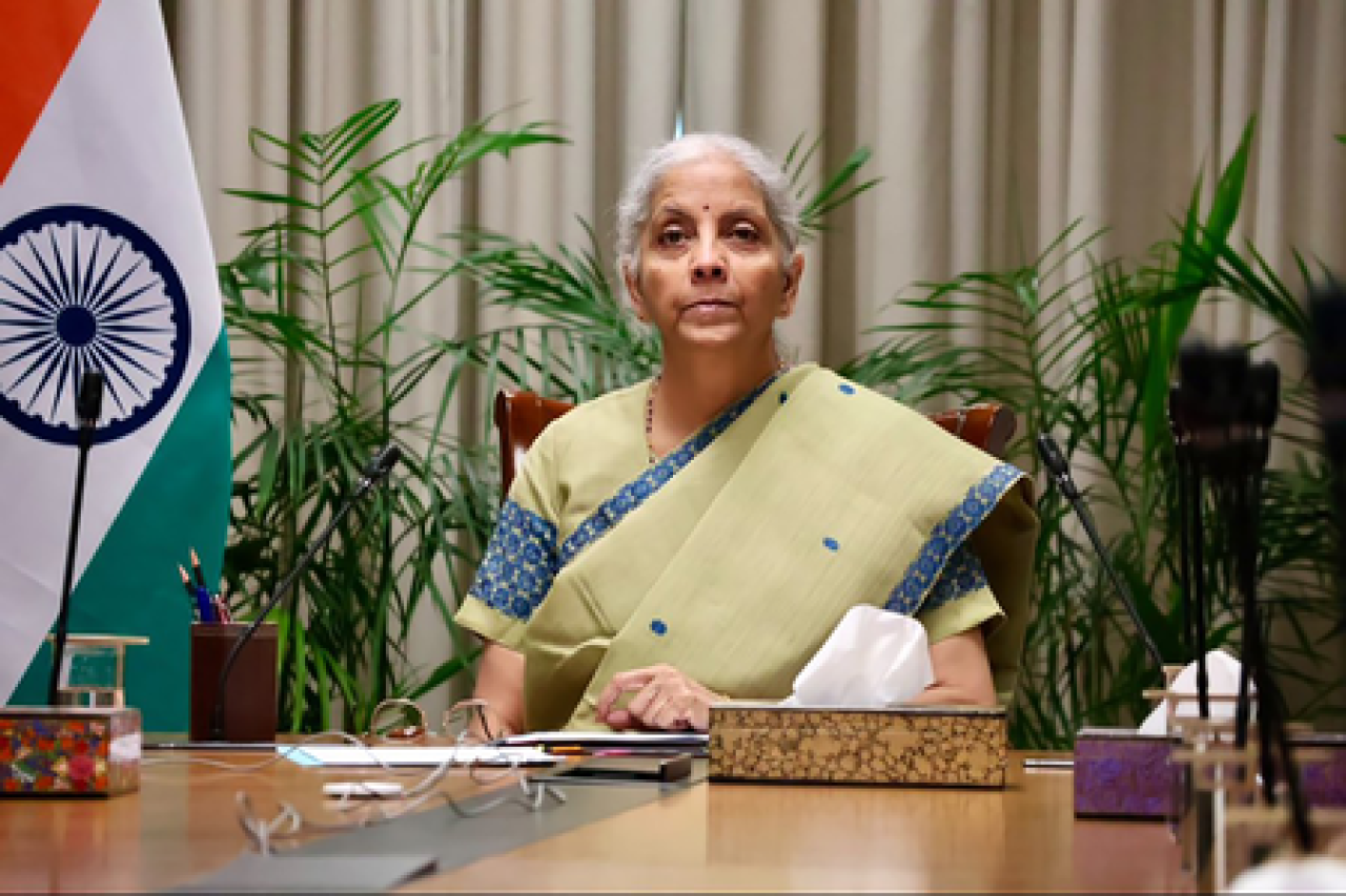 आईडीबीआई बँक विनिवेशावर सियासी वादविवाद, वित्त मंत्री सीतारमणने राहुल गांधींच्या आरोपांना दिला उत्तर आईडीबीआई बँक विनिवेशावर सियासी वादविवाद, वित्त मंत्री सीतारमणने राहुल गांधींच्या आरोपांना दिला उत्तर