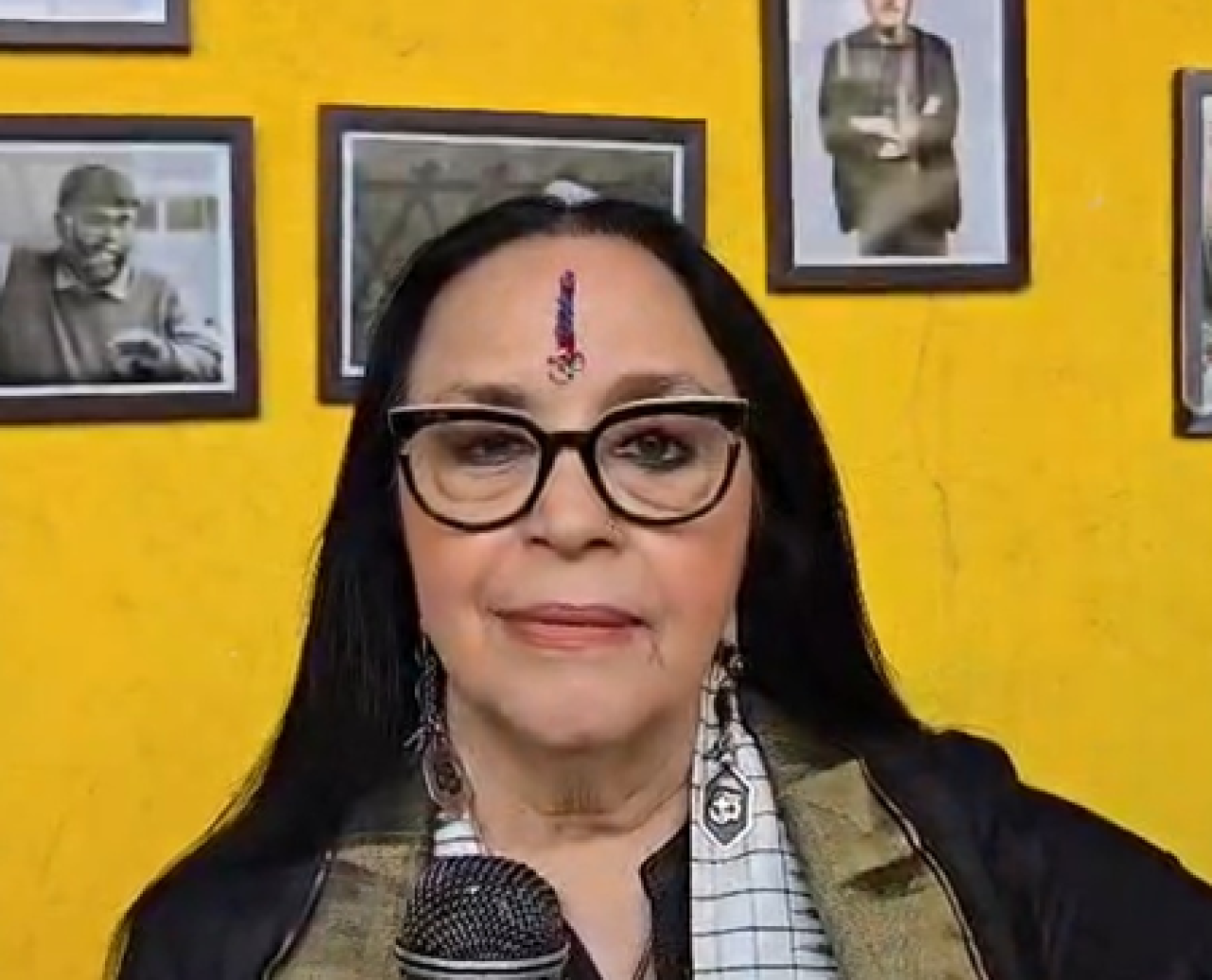 इला अरुणने दलेर मेहंदीला दिला पाठिंबा, म्हणाल्या- ‘स्टेजवरील वर्तन अपमानजनक होते’