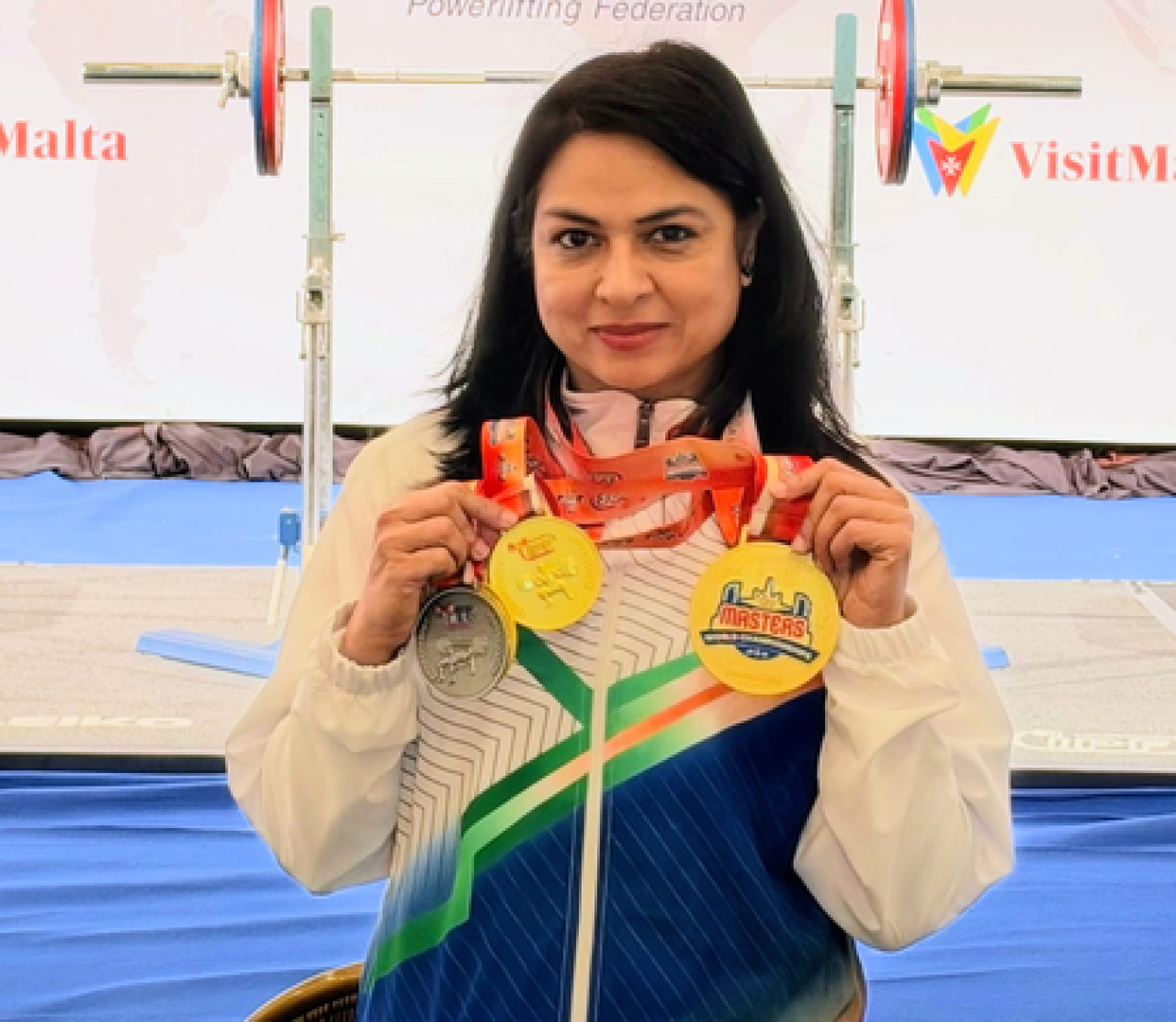 एकता बिश्नोईने वर्ल्ड मास्टर्स क्लासिक पावरलिफ्टिंगमध्ये तीन गोल्ड मेडल जिंकले एकता बिश्नोईने वर्ल्ड मास्टर्स क्लासिक पावरलिफ्टिंगमध्ये तीन गोल्ड मेडल जिंकले