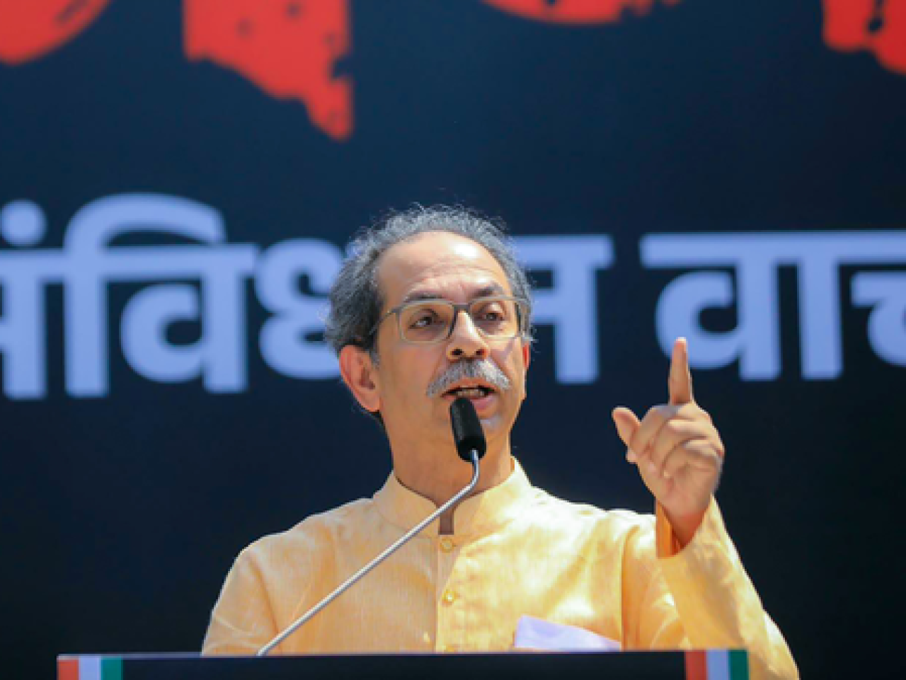 केंद्र सरकारवर सत्तावादाचा आरोप, शिवसेना (यूबीटी) ने ‘सामना’ मध्ये केली टीका केंद्र सरकारवर सत्तावादाचा आरोप, शिवसेना (यूबीटी) ने ‘सामना’ मध्ये केली टीका