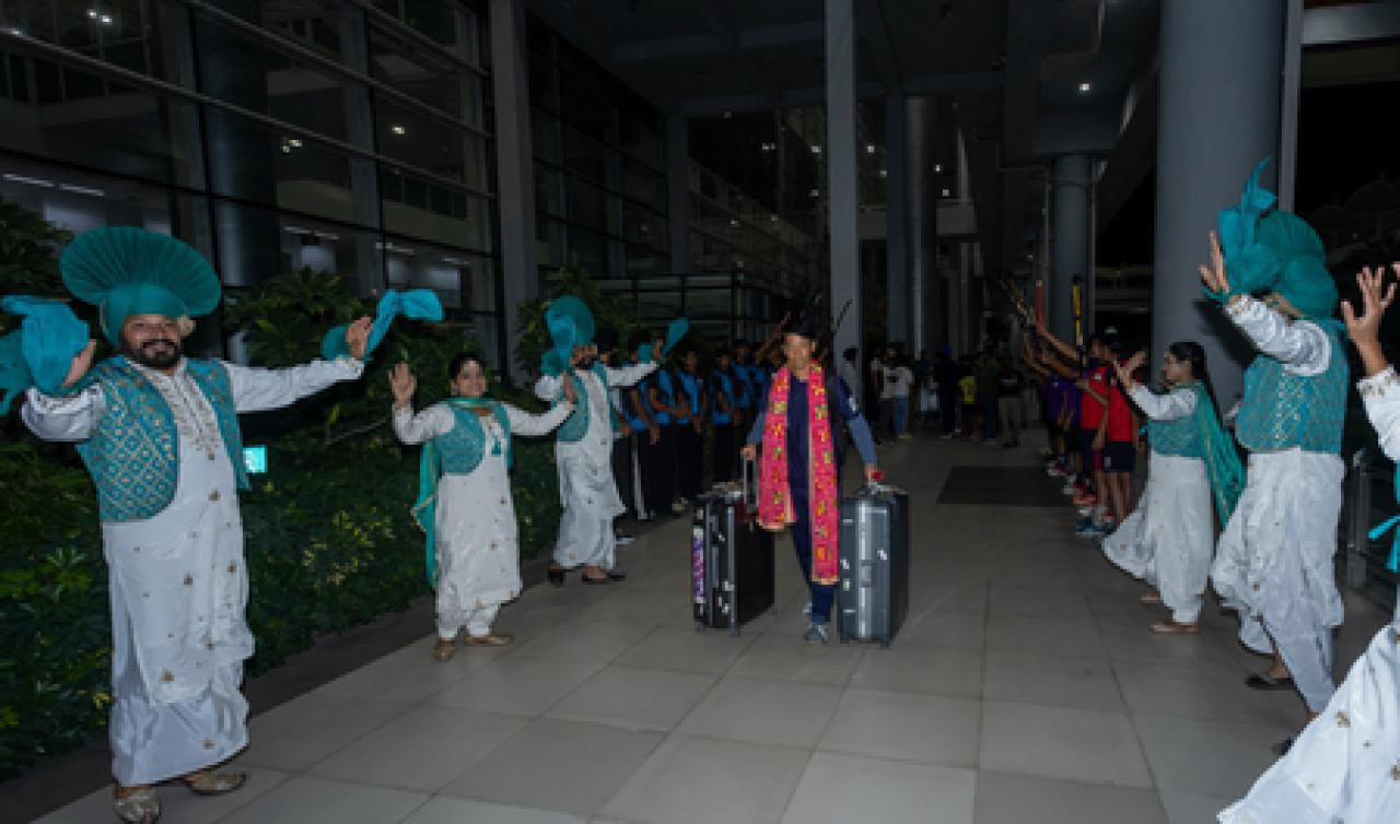 जापान पुरुष हॉकी टीम एशियन चैंपियंस ट्रॉफीसाठी मोहालीत दाखल, भव्य स्वागत