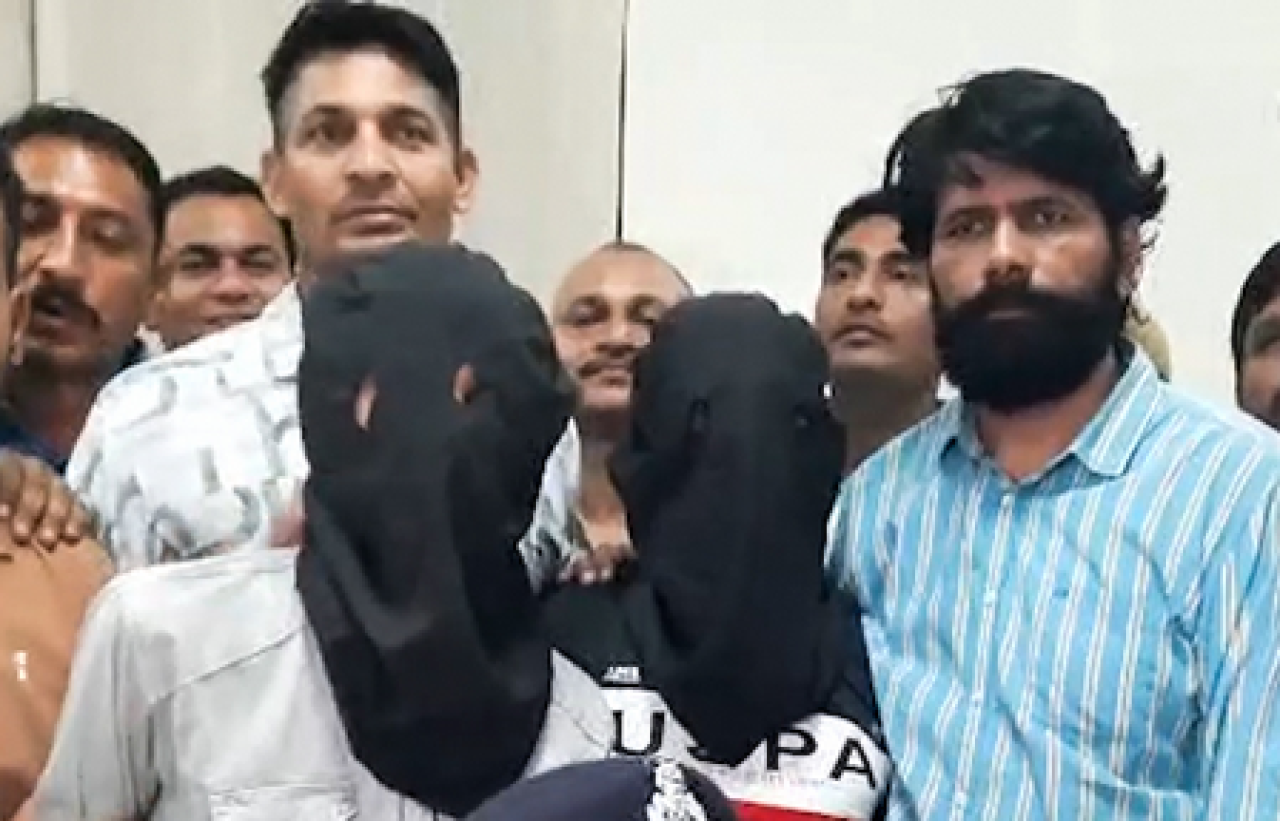 टाइगर श्रॉफ फायरिंग प्रकरण: सलमान खानच्या घराची रेकी, आरोपी परतले पोलिसांच्या तैनातीमुळे टाइगर श्रॉफ फायरिंग प्रकरण: सलमान खानच्या घराची रेकी, आरोपी परतले पोलिसांच्या तैनातीमुळे