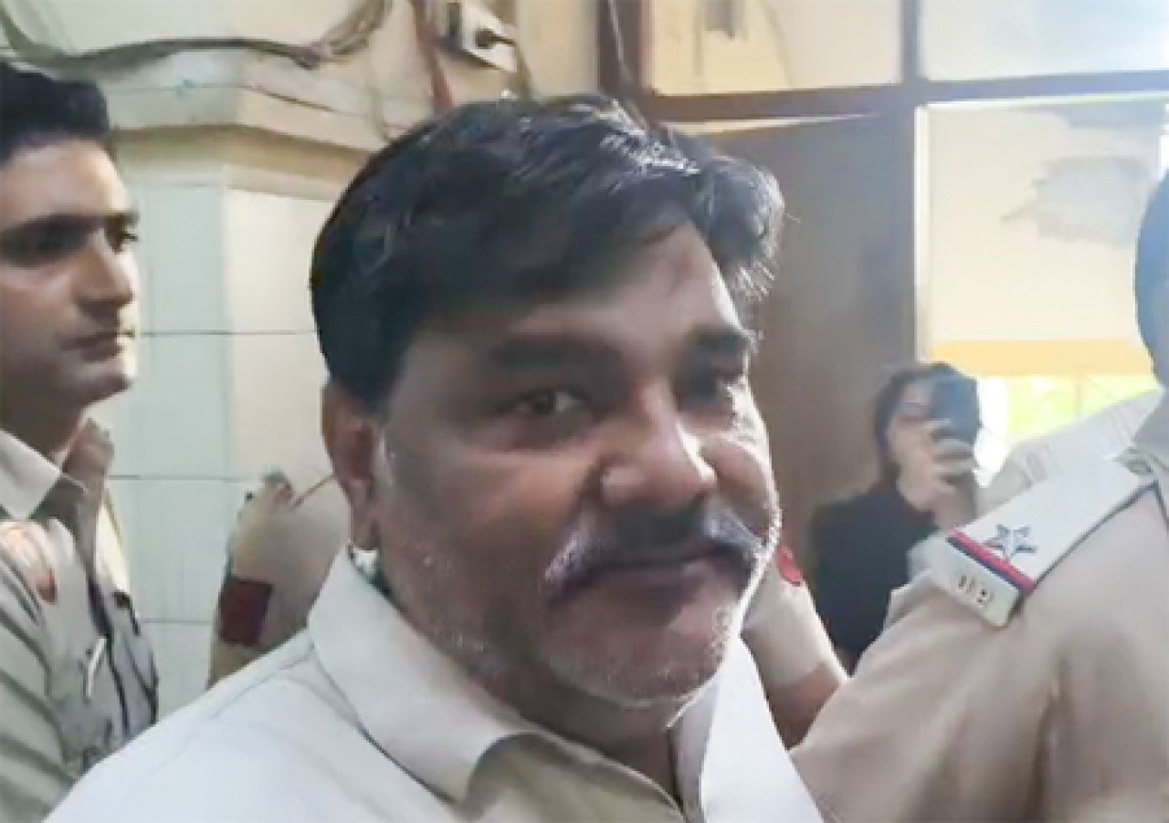 ताहिर हुसैनला कडकडूमा कोर्टाची २ वर्षांची शिक्षा