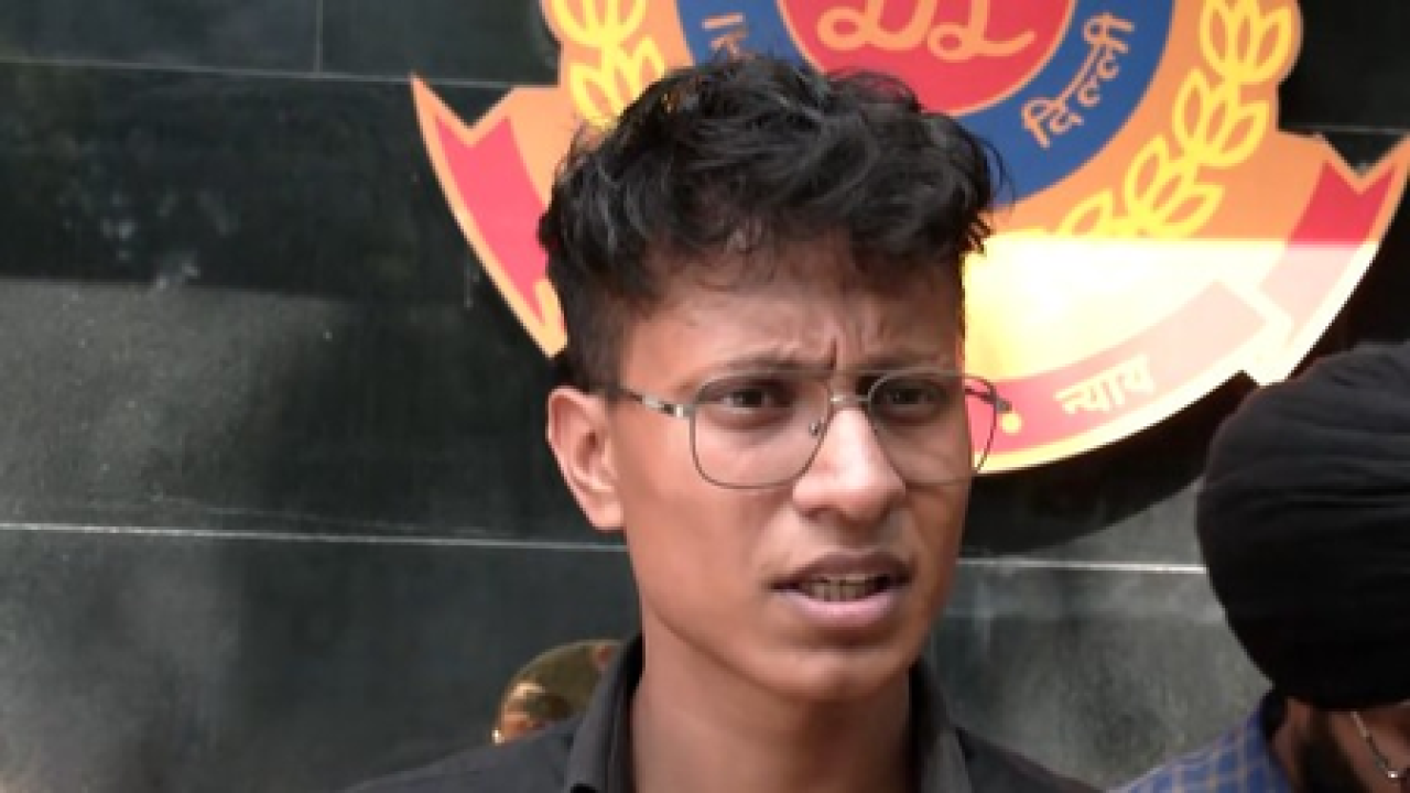 तिलक नगर थप्पड़ कांड: मंत्री प्रवेश वर्मा विरोधात एफआईआरची मागणी तिलक नगर थप्पड़ कांड: मंत्री प्रवेश वर्मा विरोधात एफआईआरची मागणी