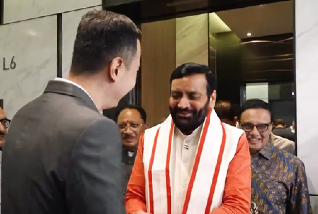 हरियाणा मुख्यमंत्री ने सिंगापुरमध्ये प्रवासी उद्यमियोंशी संवाद साधला हरियाणा मुख्यमंत्री ने सिंगापुरमध्ये प्रवासी उद्यमियोंशी संवाद साधला