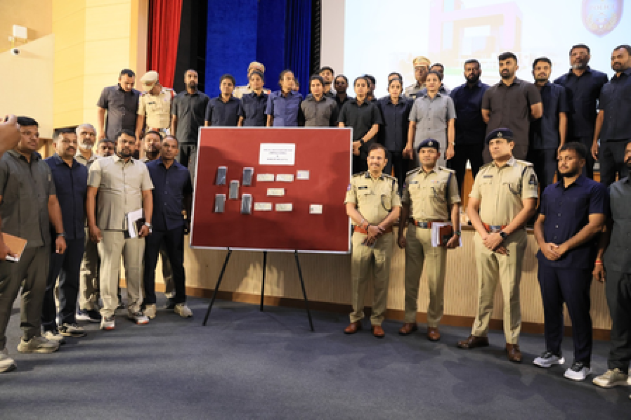हैदराबादमध्ये सेवानिवृत्त IPS अधिकाऱ्याच्या पत्नीच्या हत्येचा उलगडा, ४ नेपाळी अटक